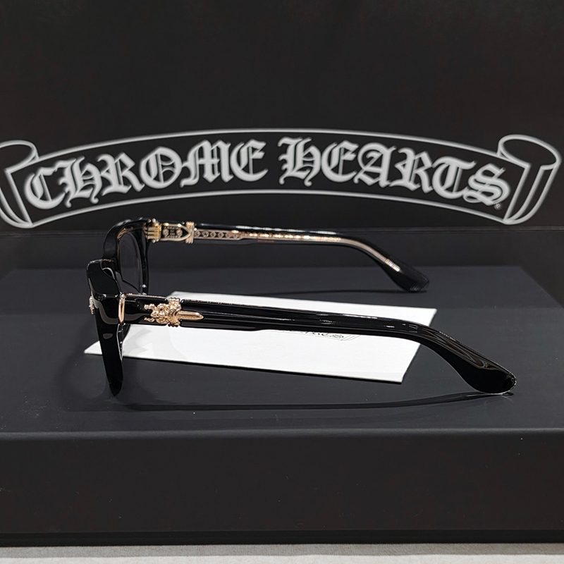 CHROME HEARTS