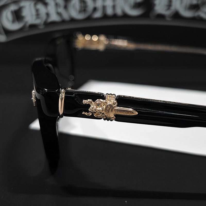 CHROME HEARTS