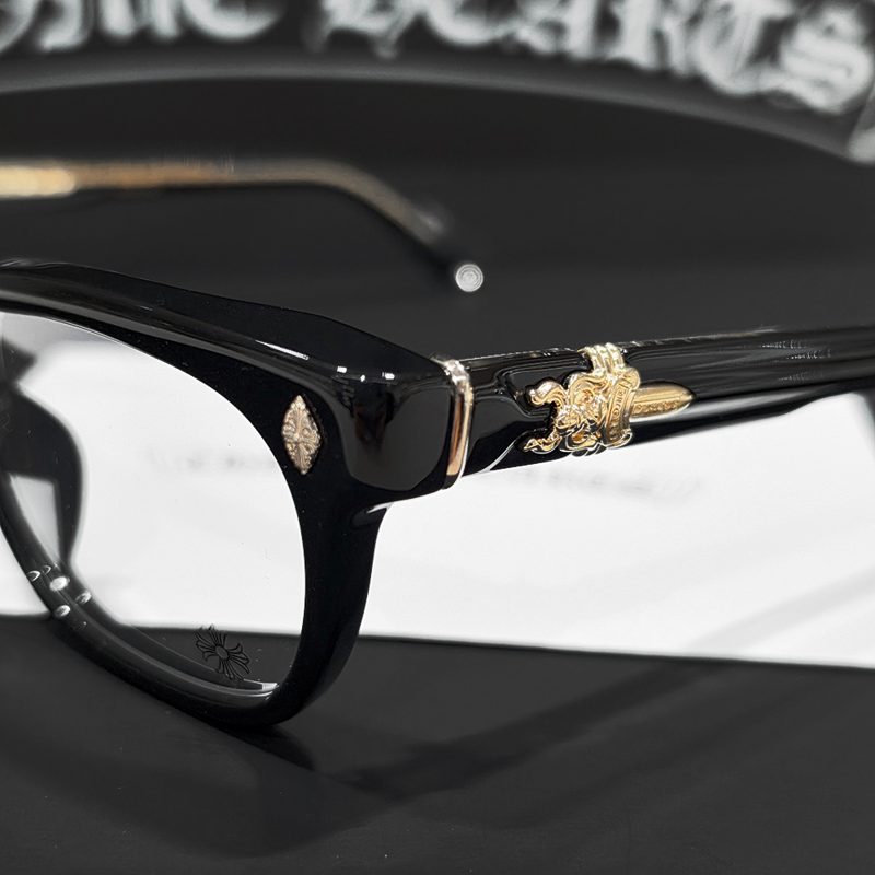 CHROME HEARTS
