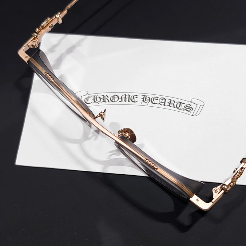 CHROME HEARTS