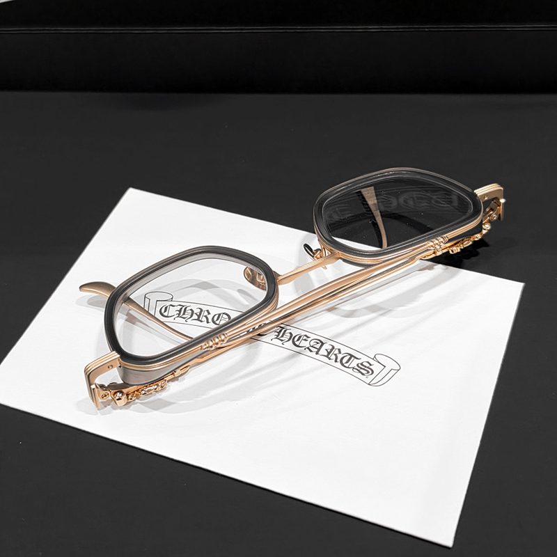CHROME HEARTS