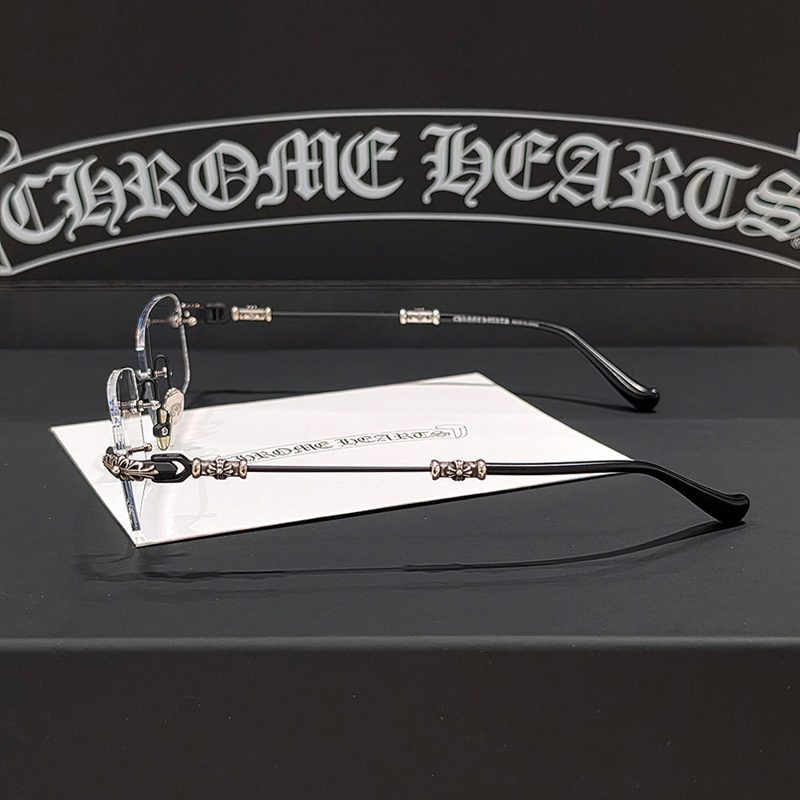 CHROME HEARTS