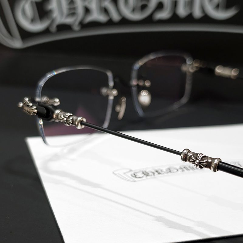 CHROME HEARTS