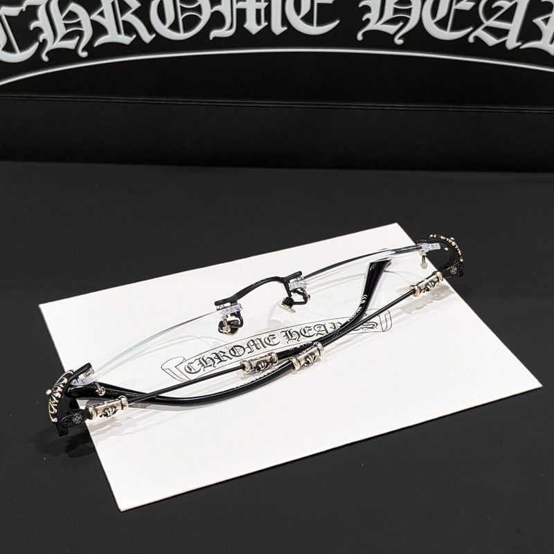 CHROME HEARTS