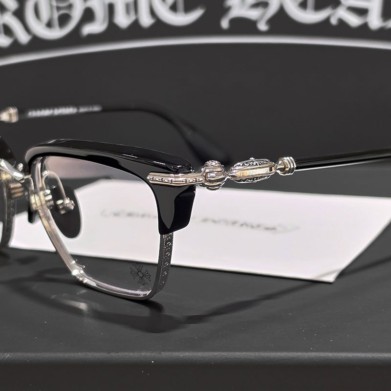 CHROME HEARTS