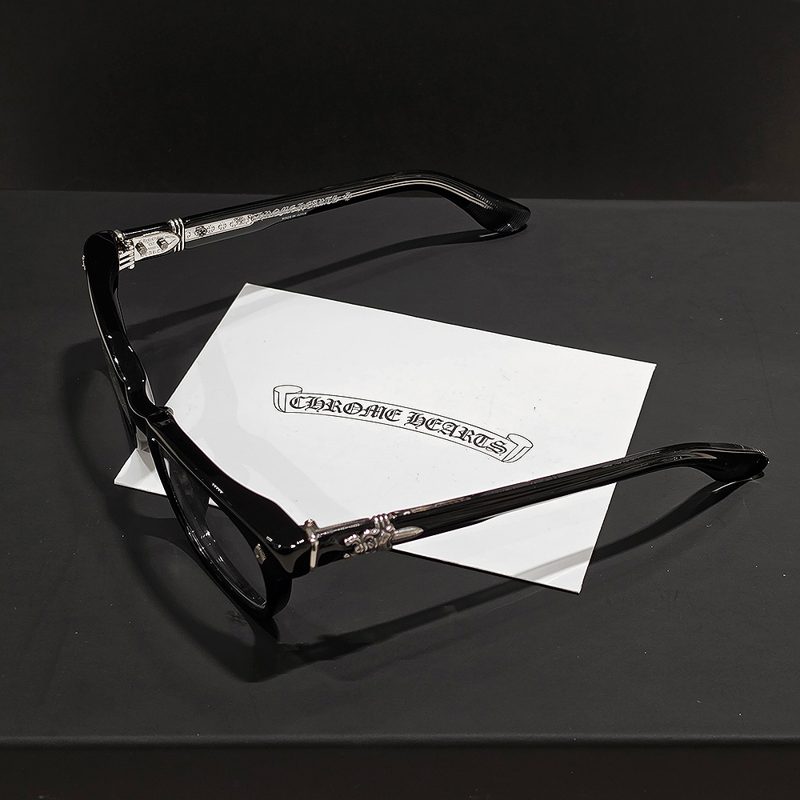 CHROME HEARTS