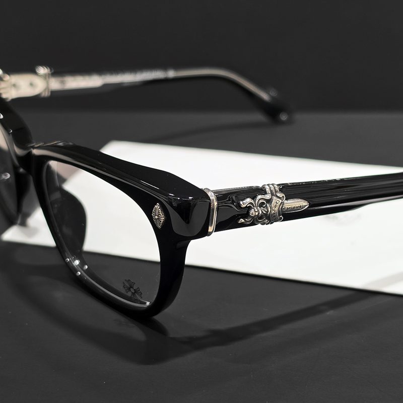 CHROME HEARTS