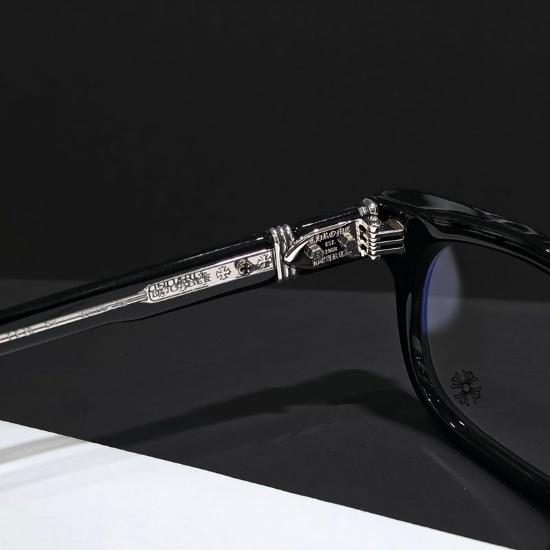 CHROME HEARTS