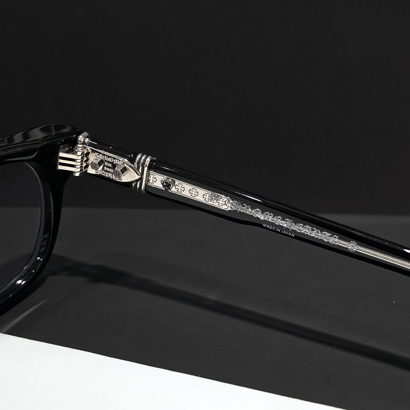 CHROME HEARTS
