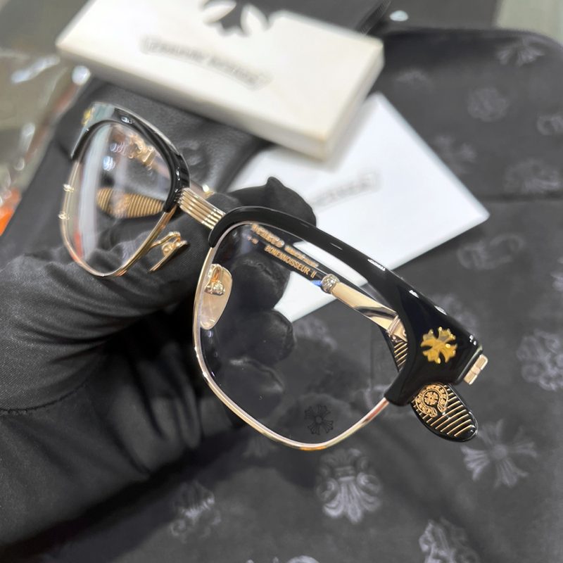 CHROME HEARTS