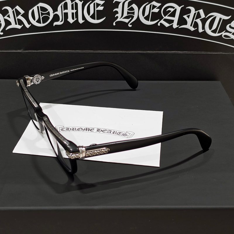 CHROME HEARTS