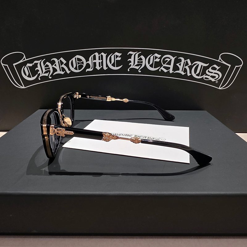 CHROME HEARTS