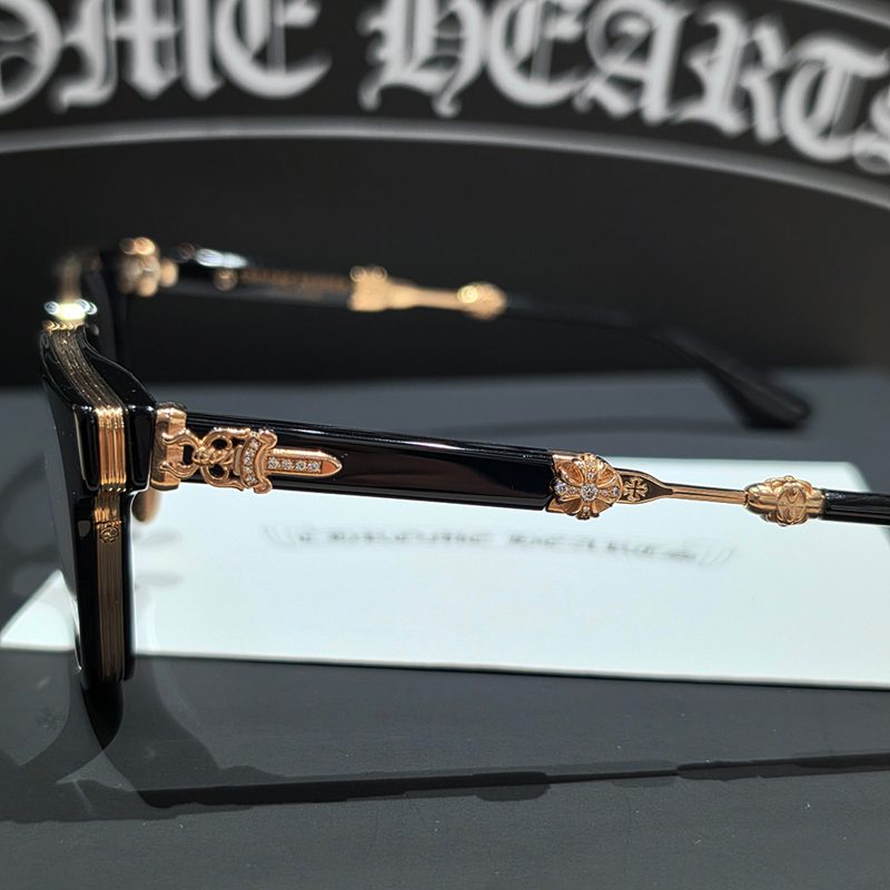 CHROME HEARTS