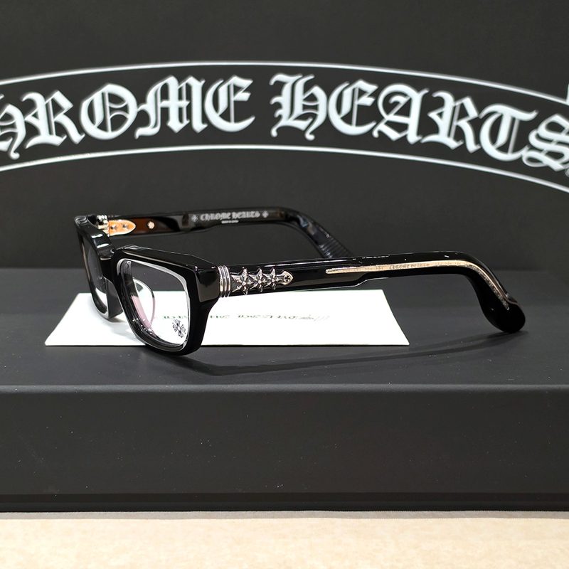CHROME HEARTS