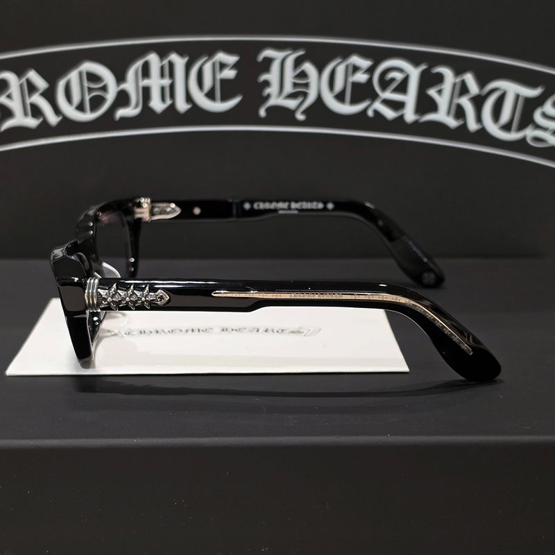 CHROME HEARTS