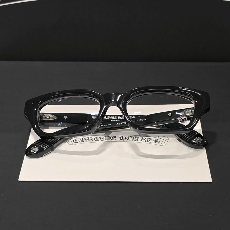 CHROME HEARTS