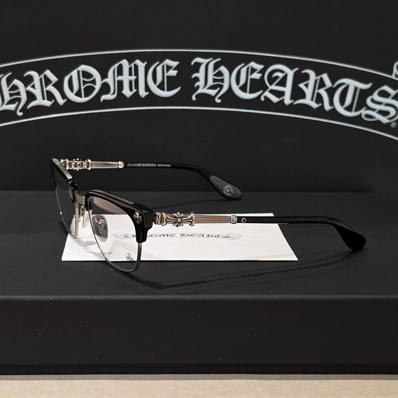 CHROME HEARTS