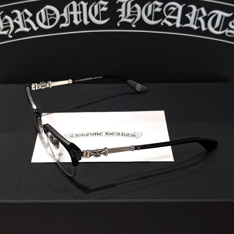 CHROME HEARTS