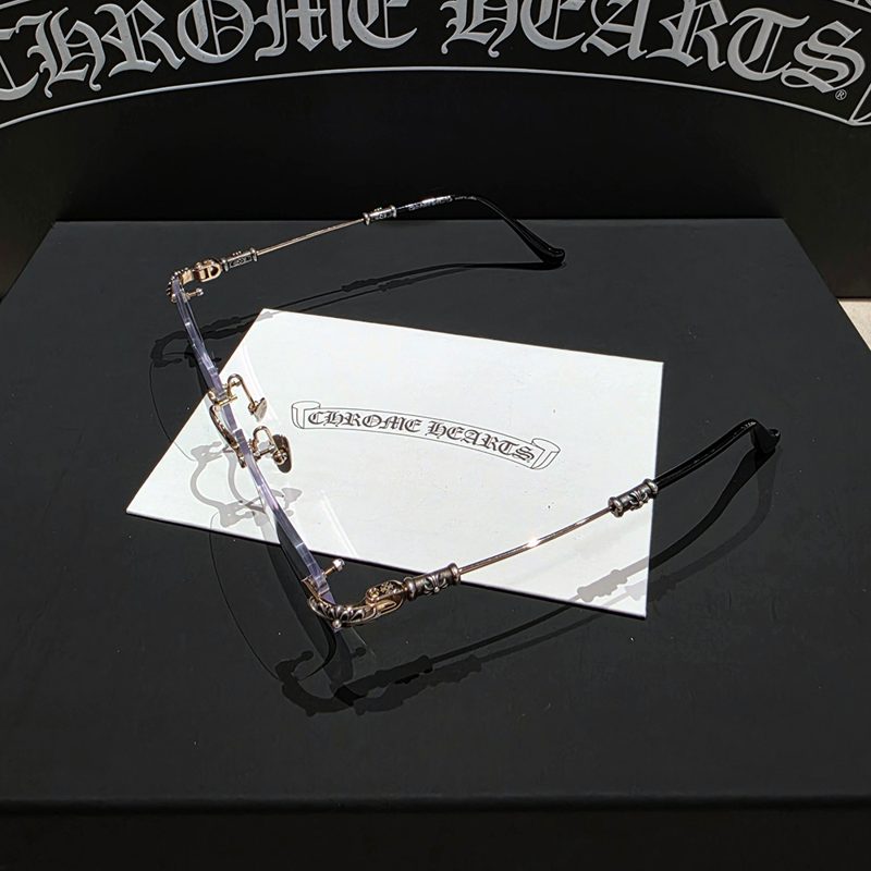 CHROME HEARTS