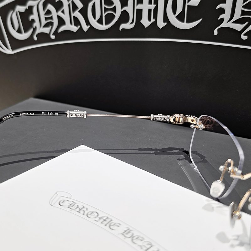 CHROME HEARTS