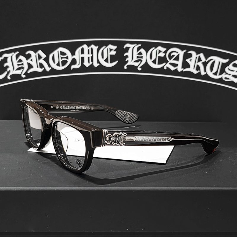 CHROME HEARTS