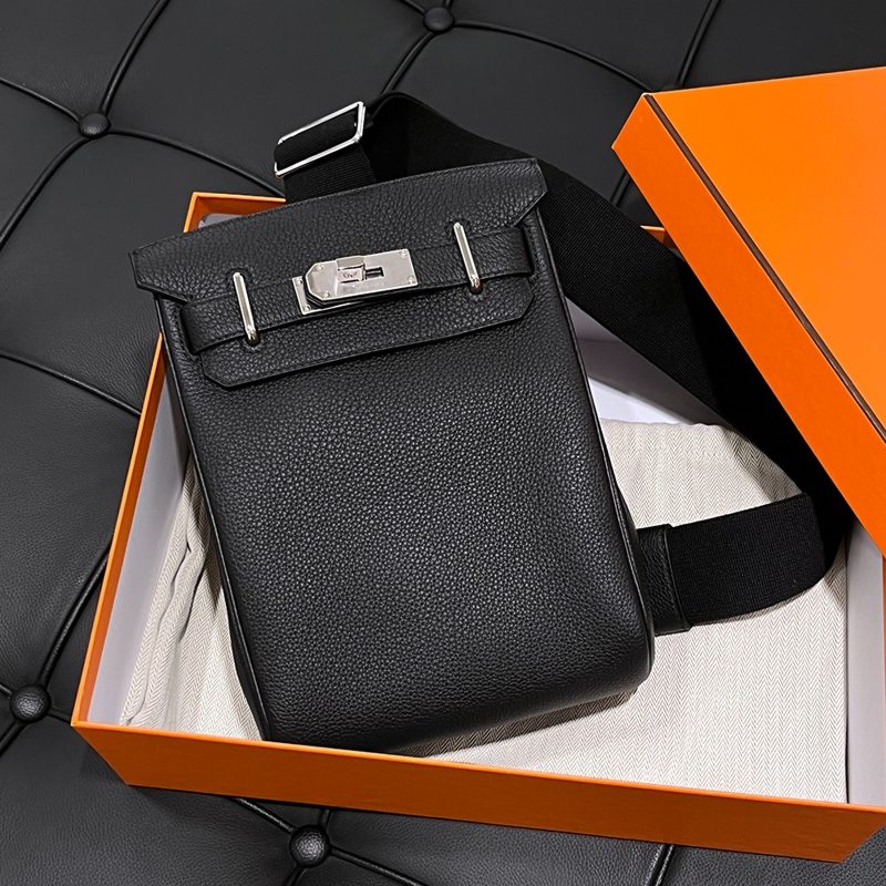HERMES ํต์๋ Backpack PM Black ์์ฅ