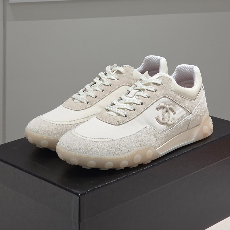 CHANEL Suede ๊ณ ๋ฌด ๋ฐ์ฐฝ Sneakers White Men's์ฉ