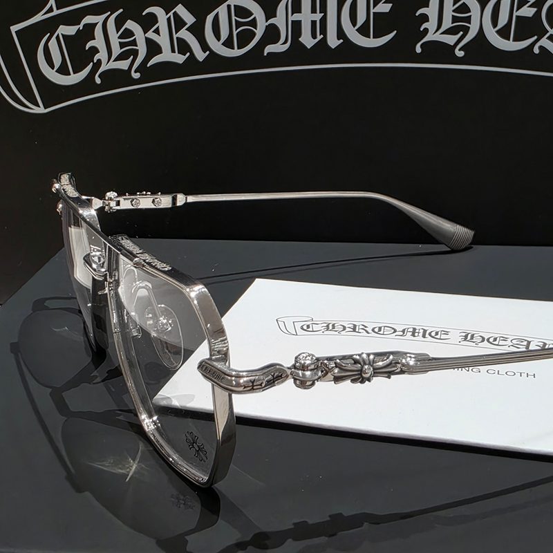 CHROME HEARTS