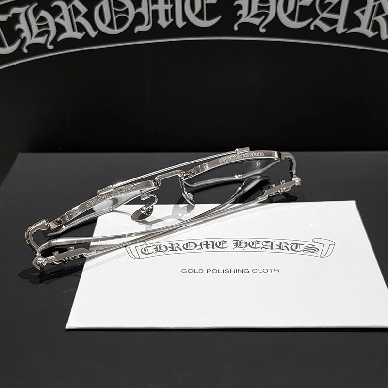 CHROME HEARTS
