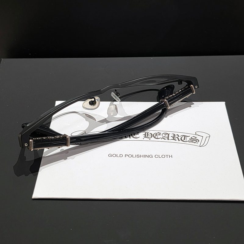 CHROME HEARTS