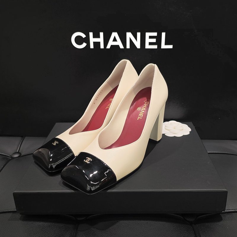 CHANEL Dress Shoes / Square 토 배색 Pumps Heel 아이보리