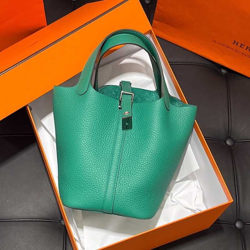 HERMES Clรฉmence ํผ์ฝํ Lock 18 Bag ํ๋์จ์ด ๊ทธ๋ฆฐ ํ๋ผ๋ ํ๋์จ์ด