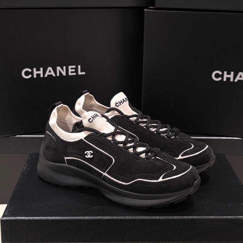 CHANEL 26년 최신상 Knit Suede Black Mini Logo Sneakers Women's용