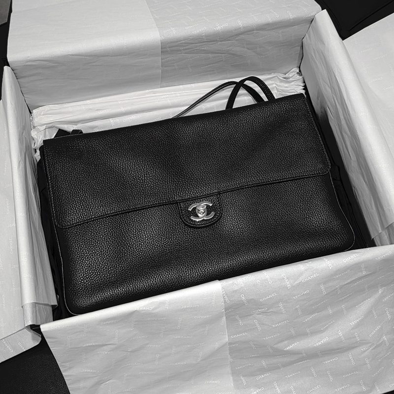 CHANEL Shoulder Bag / Calfskin Maxi ํ๋ฉ๋ฐฑ Black ์์ฅ
