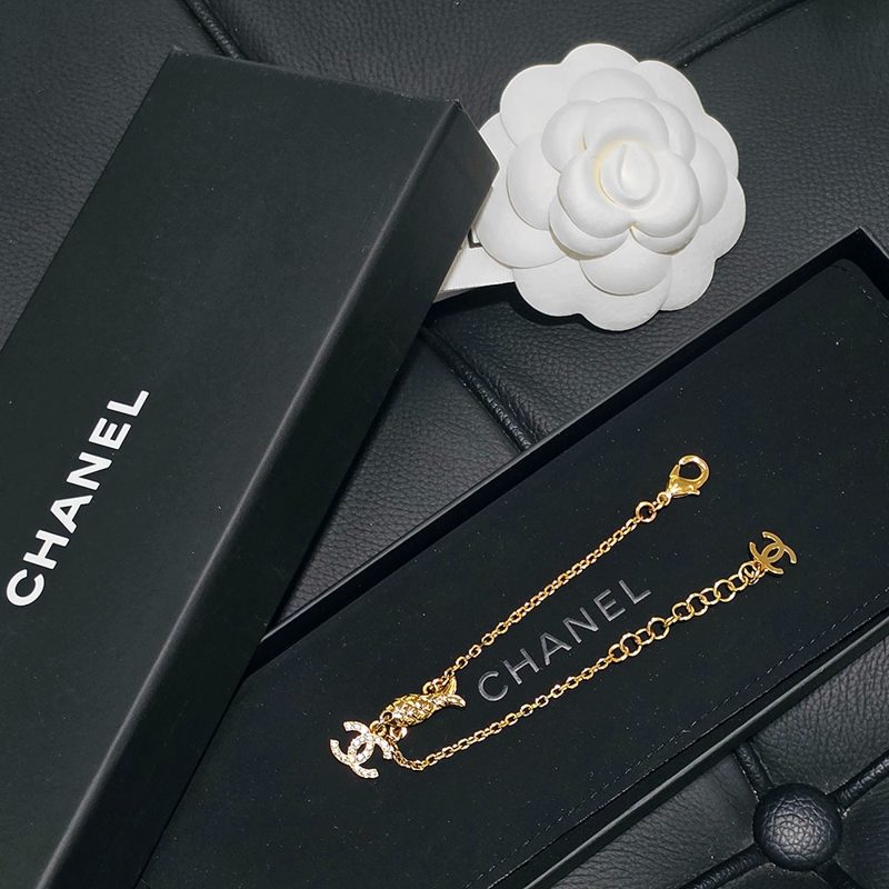 CHANEL Bracelet / CC Logo Crystal Fish Drop Charm Gold Bracelet