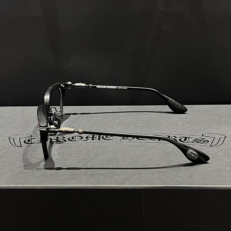 CHROME HEARTS