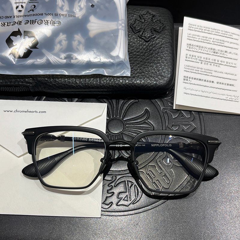 CHROME HEARTS