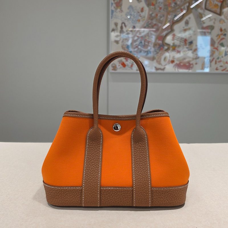 HERMES ๊ฐ๋ ํํฐ 23 Neo Canvas ์ค๋ ์ง Gold