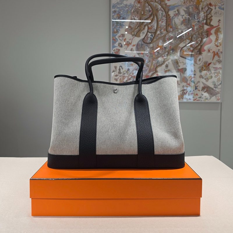HERMES ๊ฐ๋ ํํฐ 49 Canvas ์ํฌ๋ฃจ ๋์ Black