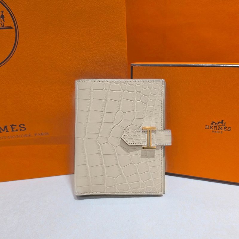 HERMES Wallet / ๋ฒ ์ Compact ์๋ฆฌ๊ฒ์ดํฐ ์
์ด Bifold Wallet ๋ฒ ํต Gold-Tone