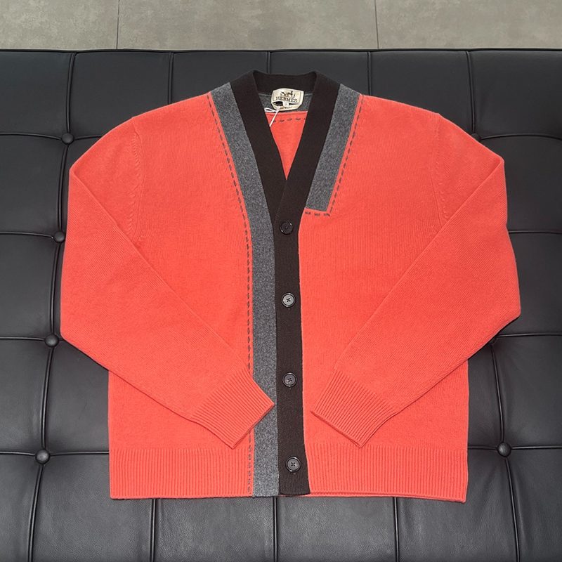 HERMES ๋์ฝํ Cashmere Neck ๋ฐฐ์ V-Neck Cardigan Sunset Coral ํํฌ