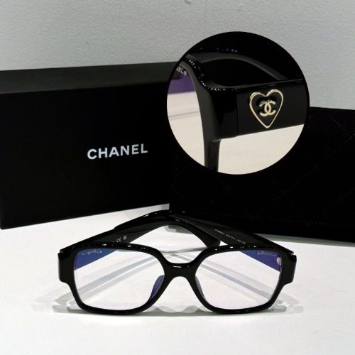CHANEL Classic Square 뿔테 측면 Heart CHANEL Logo 안경