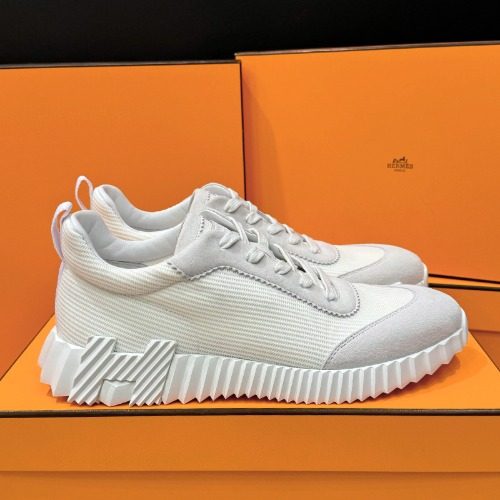 HERMES ๋ฐ์ด์ฑ Sneakers Suede White H White Logo