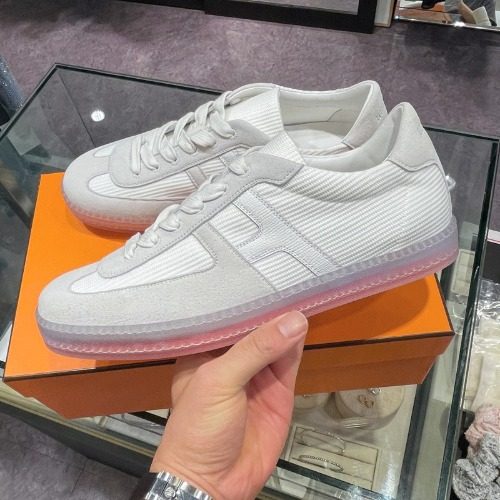 HERMES 부메랑 Sneakers Suede Calfskin White
