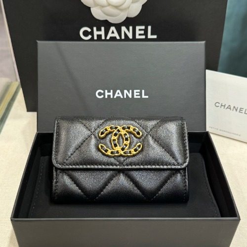 CHANEL 뉴로고 CC Lambskin 나인틴 19 Card Wallet Black
