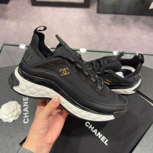 CHANEL λ―Ήμ€λ νμ΄λ² Calfskin Black Gold-Tone CC Logo Sneakers
