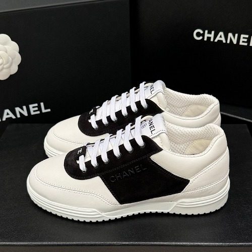 CHANEL Suede Calfskin White Black Line Sneakers Women's용