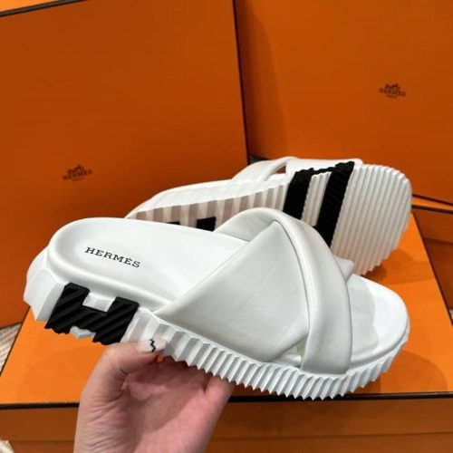 HERMES ์ธํ๋ผ Sandals Calfskin White H Black