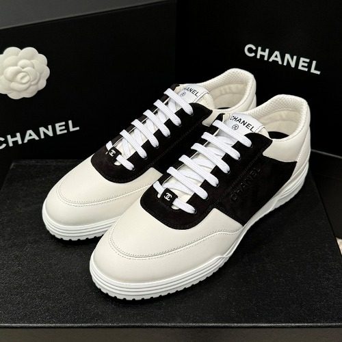 CHANEL Suede Calfskin White Black Line Sneakers Men's용