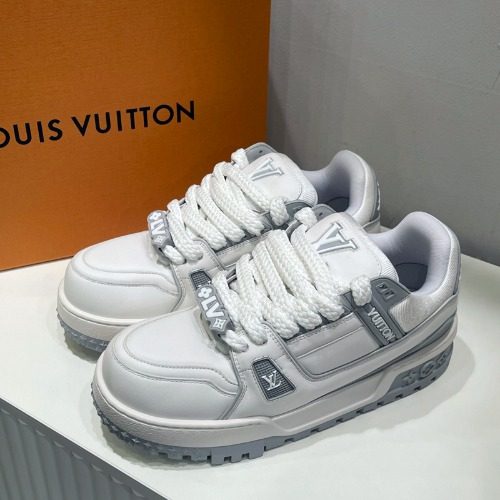 LOUIS VUITTON Maxi Trainer Sneakers White 그레이